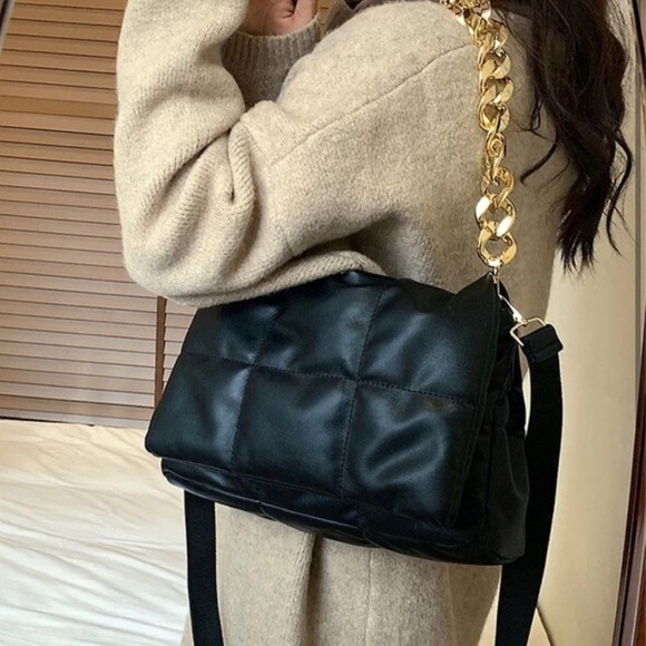 NWOT Shiraleah Quilted Oversized Clutch - Picture 5 of 11